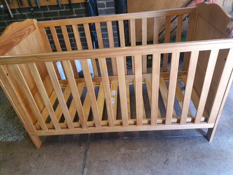 gumtree cot bed